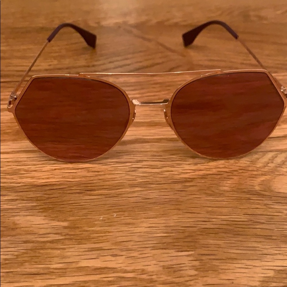 Sale💥Fendi nwot sunglasses